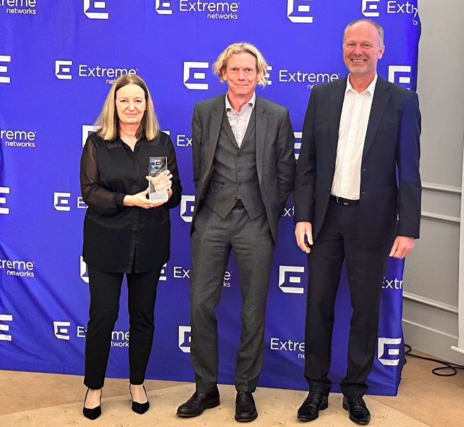 Service-Auszeichnung Controlware ist „Extreme Networks Service Partner of the Year 2022”
